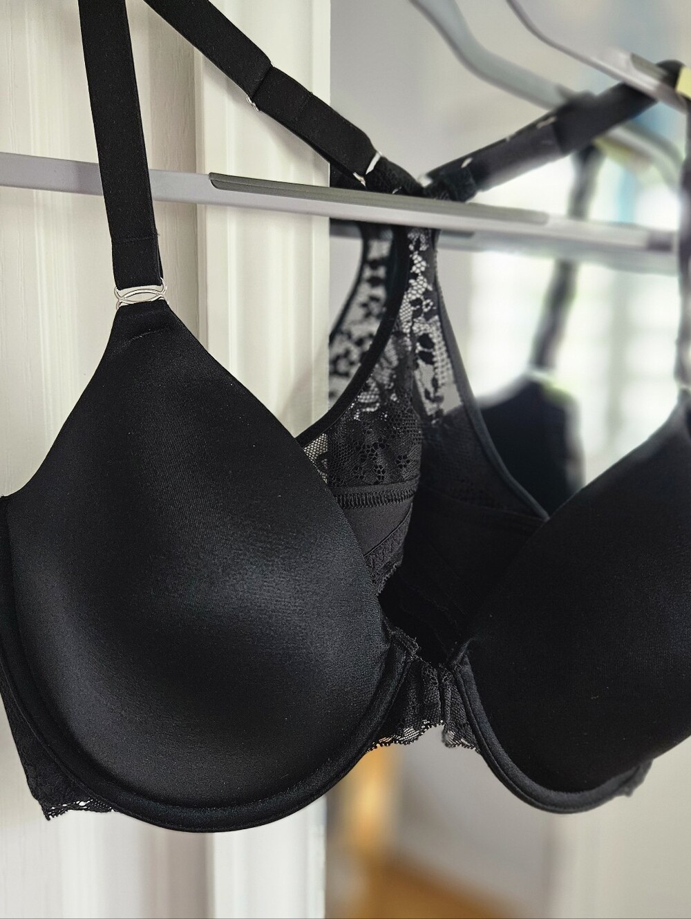 Black Smooth Molded Lace-Back T-Shirt Bra